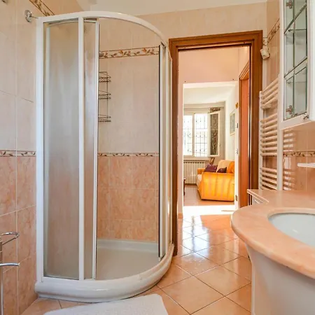 Apartamento Beautiful In With Kitchen