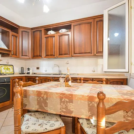 Beautiful In With Kitchen 아파트